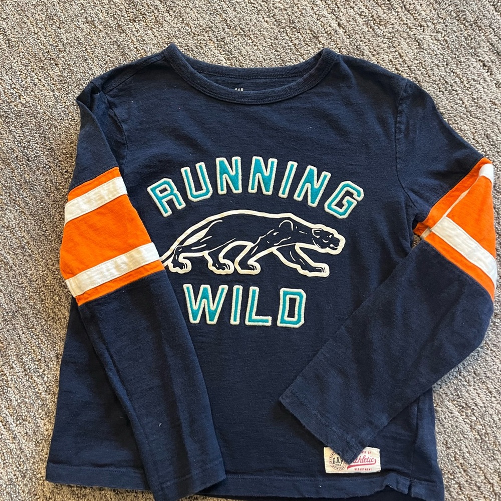 Gap long sleeve graphic  T shirt